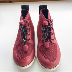 Native Fitzroy red black child’s unisex shoes C8